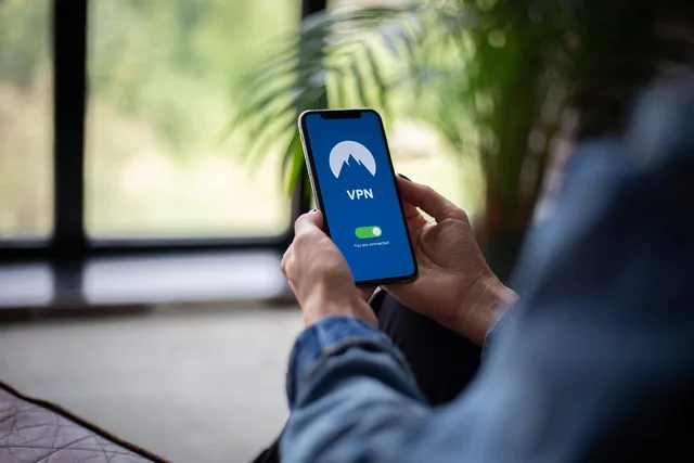phone, mobile, shop, window, jacket, smartphone, phone case, website, internet, tablet, best tablet, hair, blond, hands, vpn, personal data, streaming, unlock, vpn for phone, virtual private network, hacking, public network, hide ip, proxy, vpn, vpn, vpn, vpn, vpn. Datenschutzfunktionen einer Testplattform bewerten