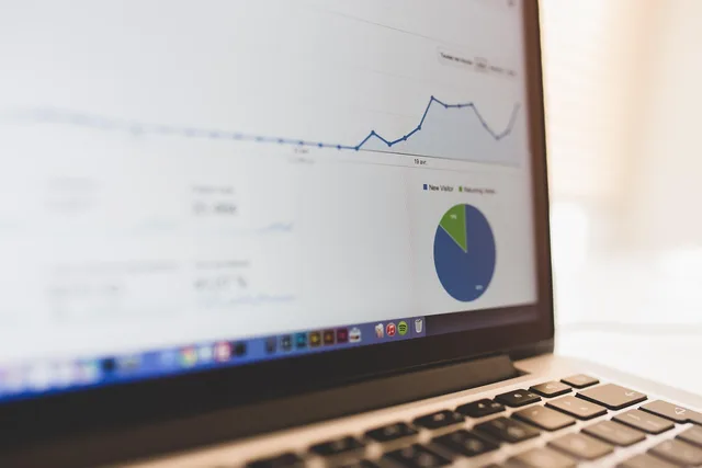 computer, summary, chart, business, seo, presentation, business presentation, screen, laptop screen, growth, notebook, laptop, digital notebook, computer, chart, business, business, seo, seo, seo, seo, seo, presentation, growth, growth, laptop. Identitätsabgleich in einer CDP-Demo prüfen