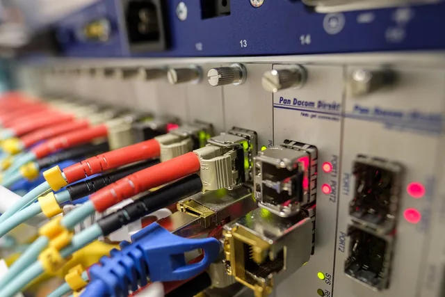fiber optic, light waveguide, glass fiber, network, edp, plug, patch cord, data cable, ethernet, lan, switch, router, hardware, data, dsl, internet, web, connection, connected, fiber optic, fiber optic, fiber optic, fiber optic, fiber optic, ethernet, router. Kennzahlendefinitionen beim Datenexport erhalten
