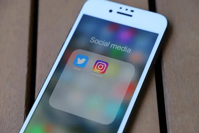 iphone, smartphone, social media, phone, mobile phone, icon, display, app, social networks, internet, social, facebook, instagram, twitter, social media, instagram, instagram, twitter, twitter, twitter, twitter, twitter. Verfügbare Social-Kennzahlen im Anbieterprodukt überprüfen